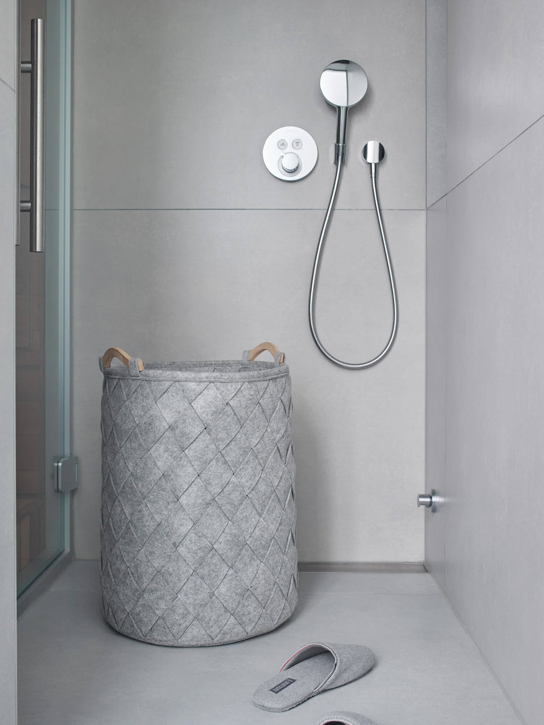 Vasketøjskurv i flet