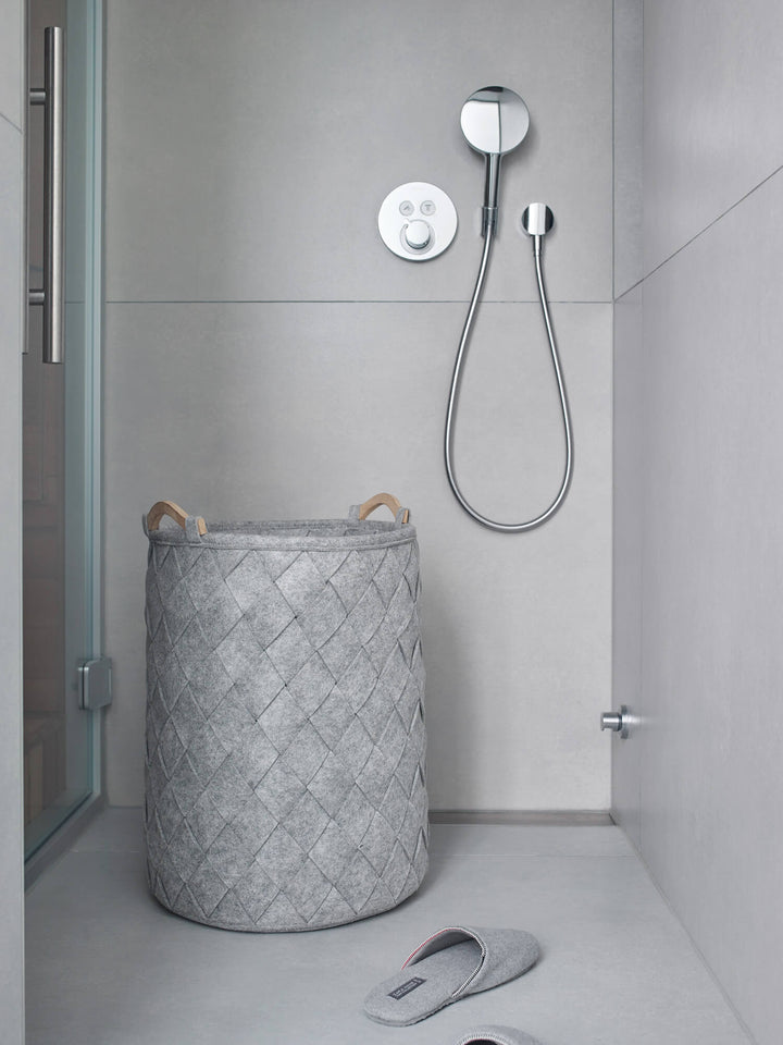 Vasketøjskurv i flet