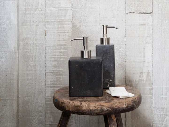 Sort sæbedispenser