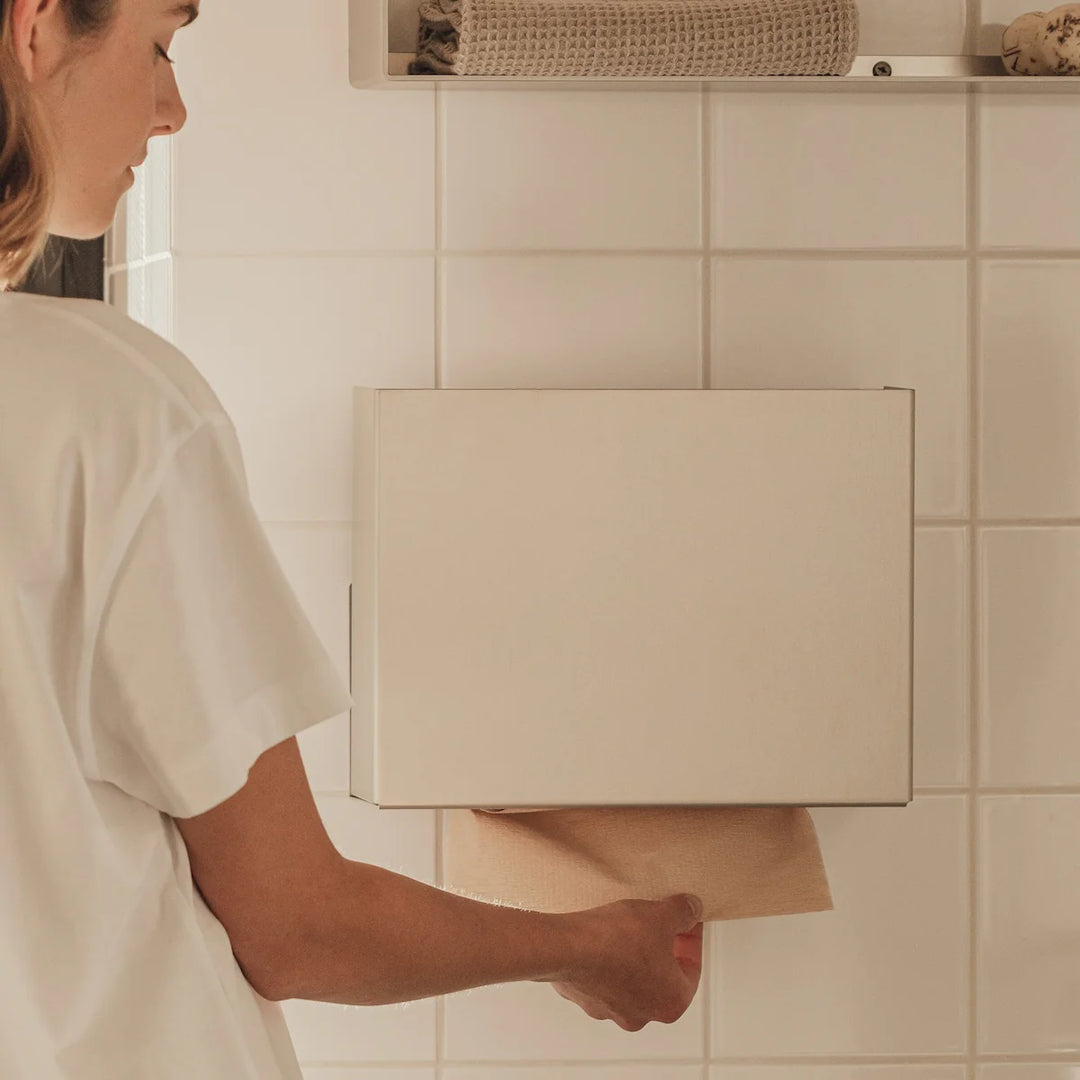 Papirdispenser til væg i børstet stål