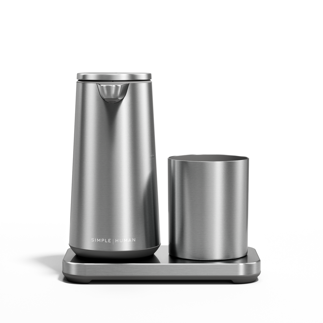 sensor skumsæbedispenser med holder og tandbørstekrus - børstet stål fra simplehuman