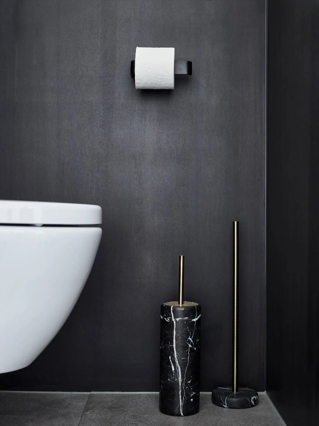 Nero toiletrulleholder i sort marmor fra Aquanova